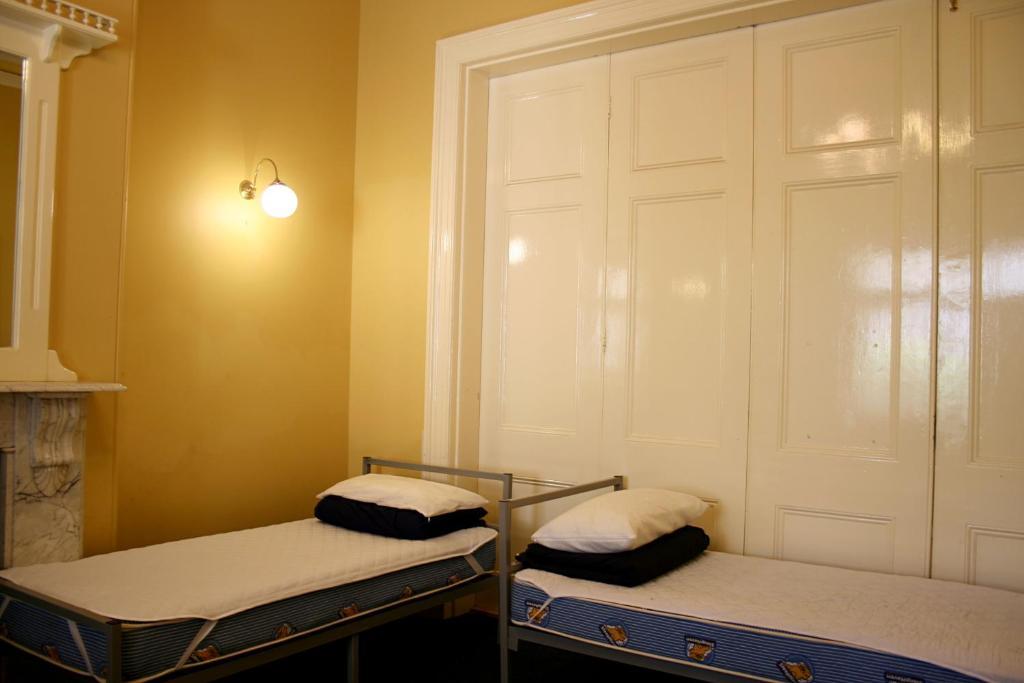 Glenelg Beach Hostel Oda fotoğraf