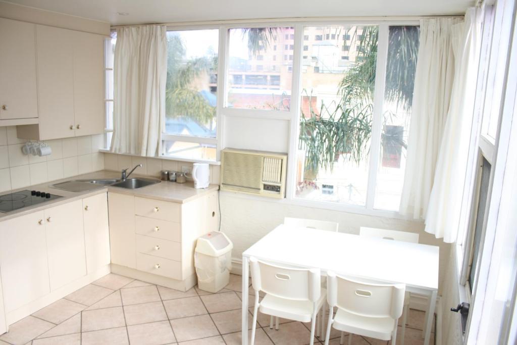 Glenelg Beach Hostel Oda fotoğraf