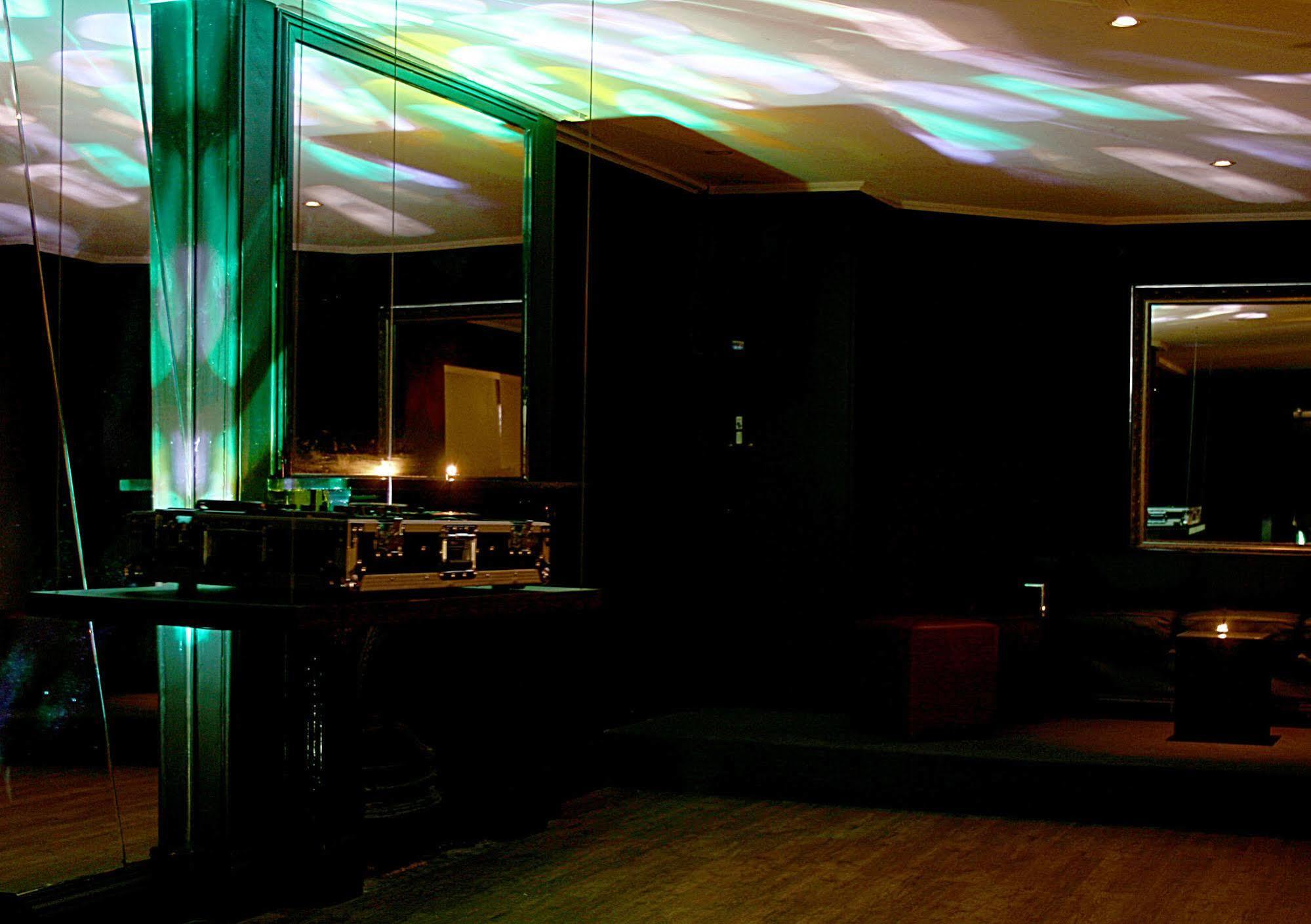 Glenelg Beach Hostel Dış mekan fotoğraf